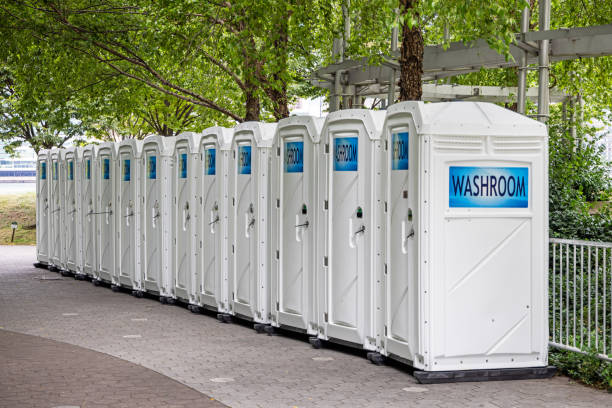 Best Porta potty rental near me  in Lewisburg, OH